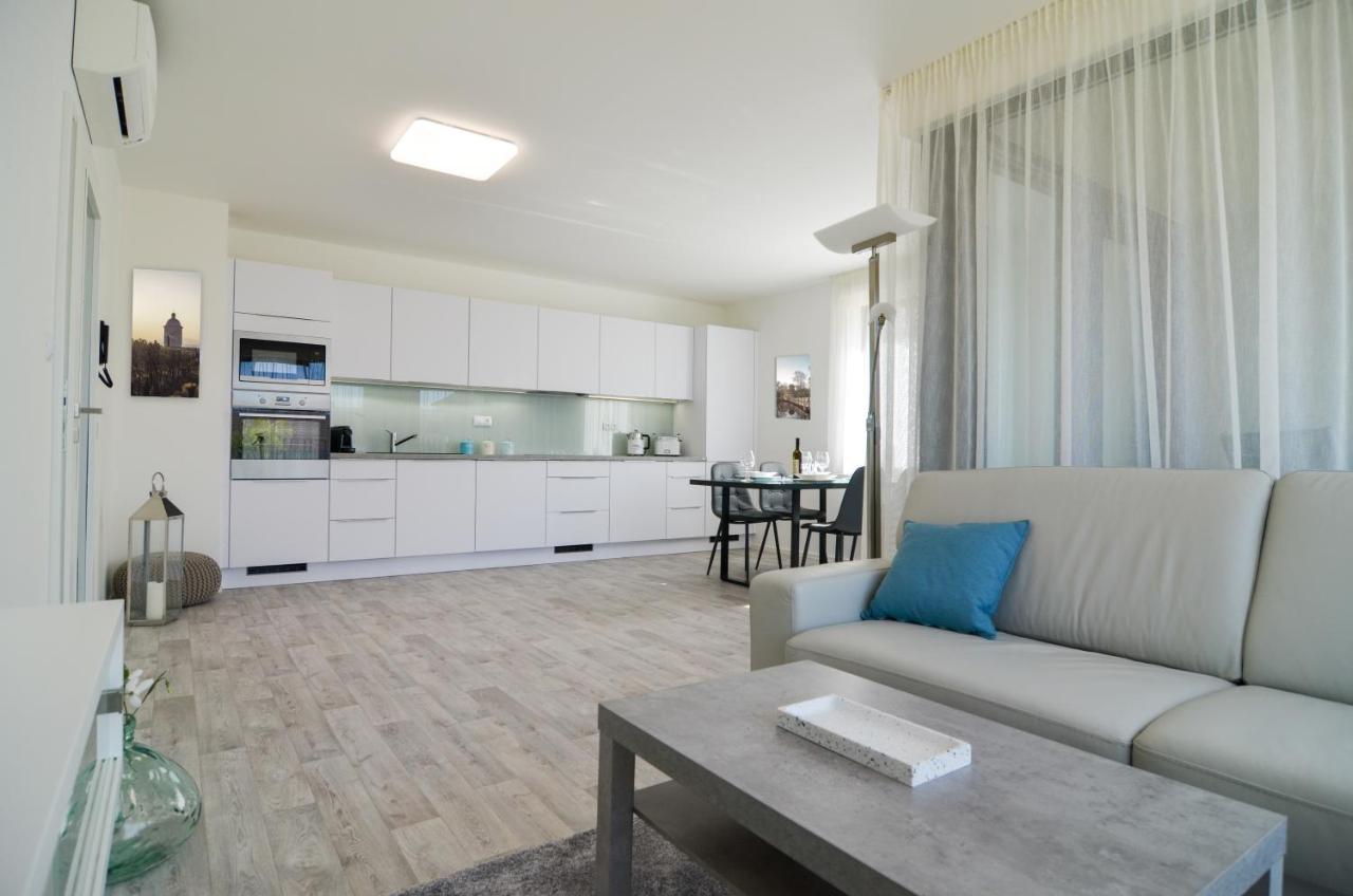 Palm Garden Apartment 1 Mikulov Exterior photo